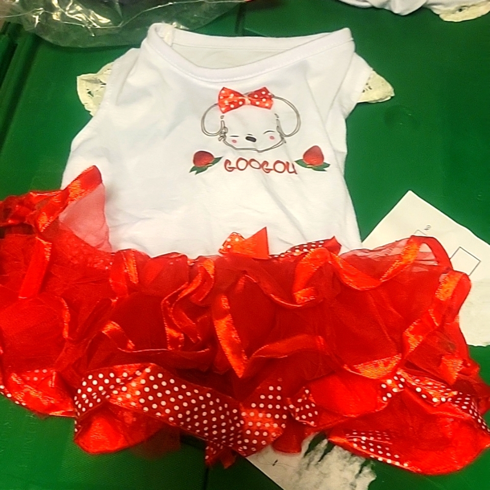 The cuties puppy dress with red ruffles( fits Malt
